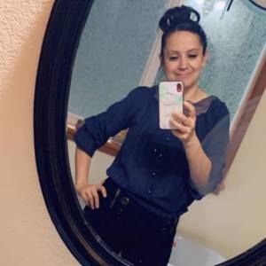 Meet your Posher, Alma